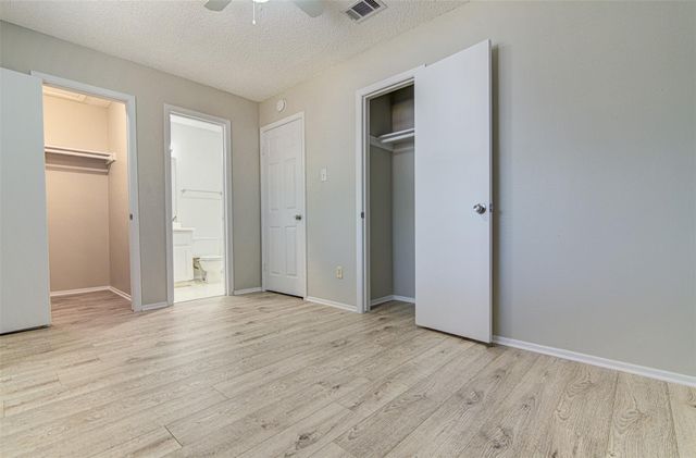 12824 Tomanet TRL A, Austin, TX 78727
