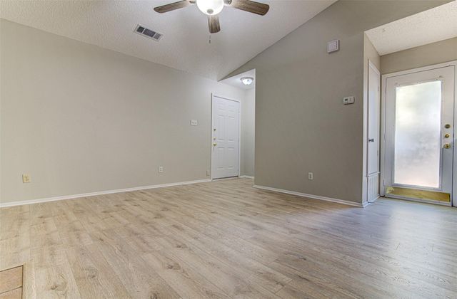 12824 Tomanet TRL A, Austin, TX 78727