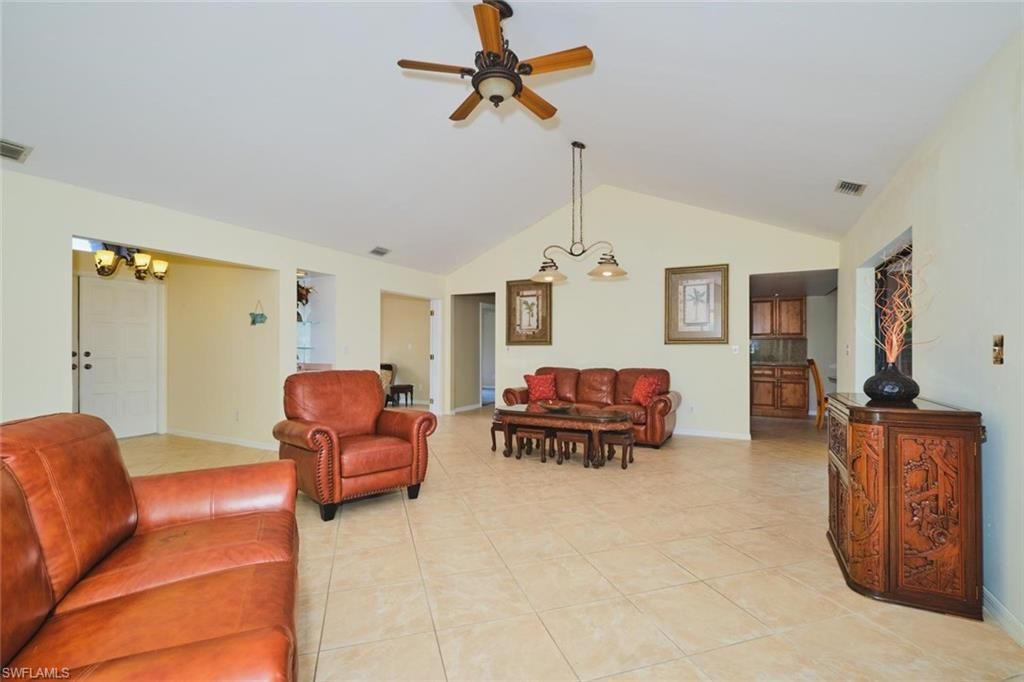 Image 4 of property listing at 4122 SW 22nd CT, Cape Coral, FL 33914