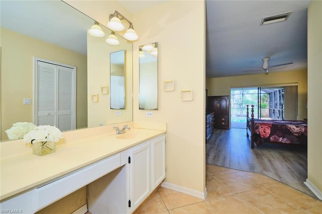 Image 9 of property listing at 4122 SW 22nd CT, Cape Coral, FL 33914