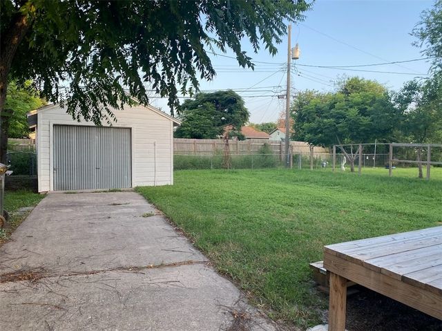 4214 Brentwood Dr, Corpus Christi, TX 78415