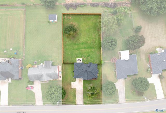 6860 Moores Mill Road, Huntsville, AL 35811