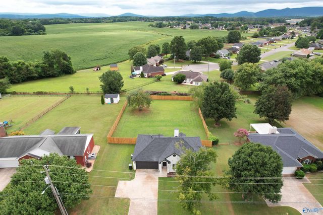 6860 Moores Mill Road, Huntsville, AL 35811