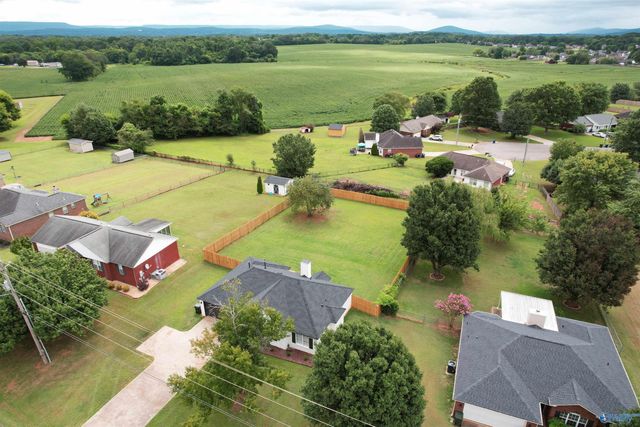 6860 Moores Mill Road, Huntsville, AL 35811