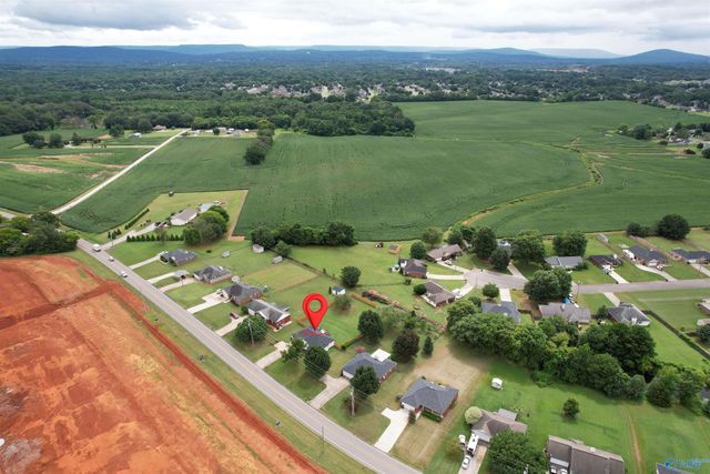 6860 Moores Mill Road, Huntsville, AL 35811