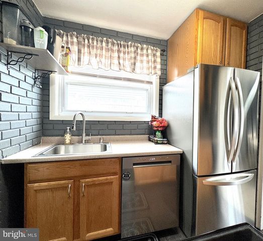 1046 THOMAS RD, Glen Burnie, MD 21060