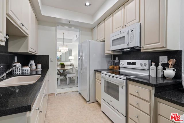 2131 Century Park Lane 109, Los Angeles, CA 90067