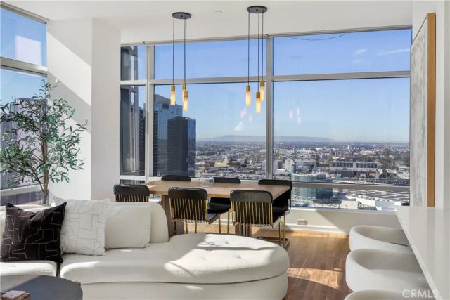 900 W Olympic 28A, Los Angeles, CA 90015