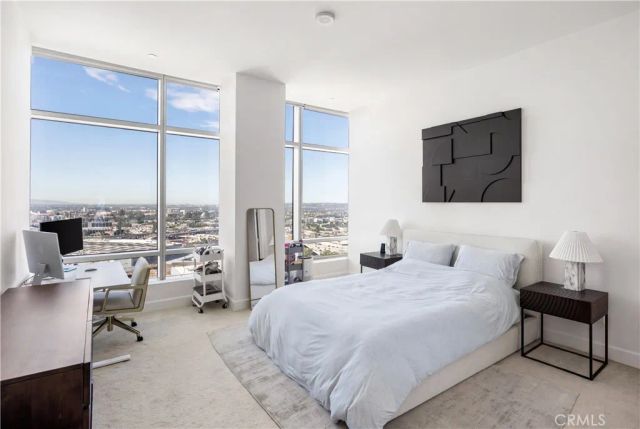 900 W Olympic 28A, Los Angeles, CA 90015