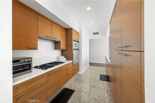 900 W Olympic 28A, Los Angeles, CA 90015
