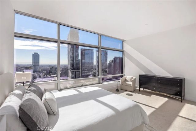 900 W Olympic 28A, Los Angeles, CA 90015