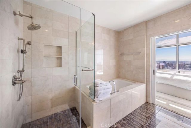 900 W Olympic 28A, Los Angeles, CA 90015