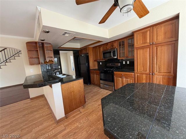 921 Greystone Drive, Las Vegas, NV 89108