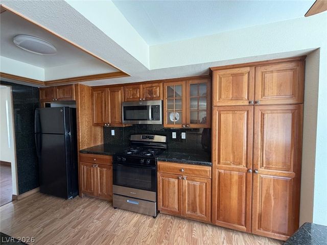 921 Greystone Drive, Las Vegas, NV 89108