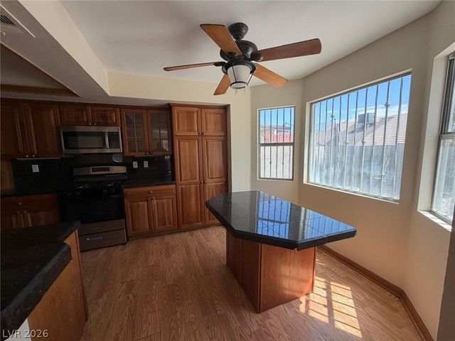 921 Greystone Drive, Las Vegas, NV 89108