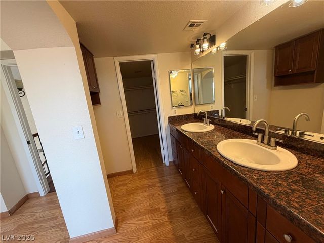 921 Greystone Drive, Las Vegas, NV 89108