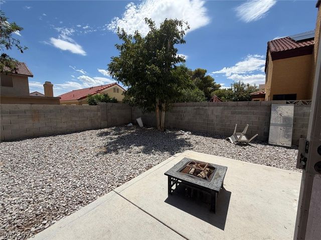 921 Greystone Drive, Las Vegas, NV 89108