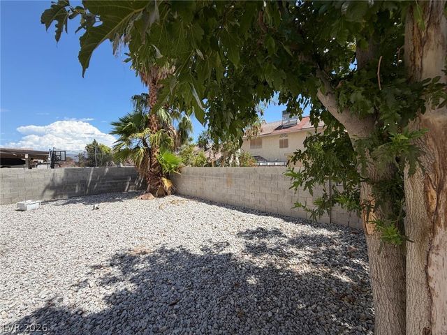 921 Greystone Drive, Las Vegas, NV 89108