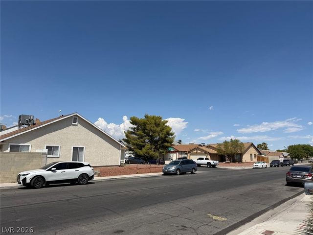 921 Greystone Drive, Las Vegas, NV 89108