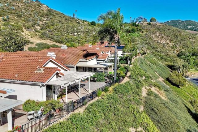 28758 Vista Valley Dr, Vista, CA 92084
