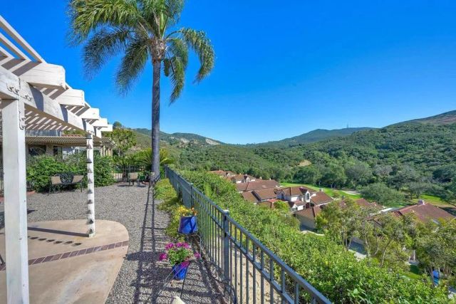 28758 Vista Valley Dr, Vista, CA 92084