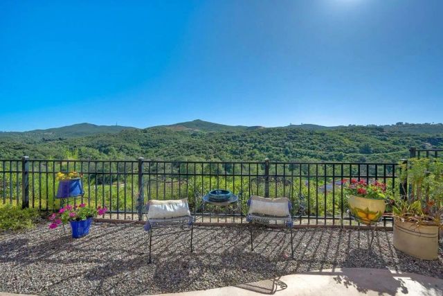 28758 Vista Valley Dr, Vista, CA 92084