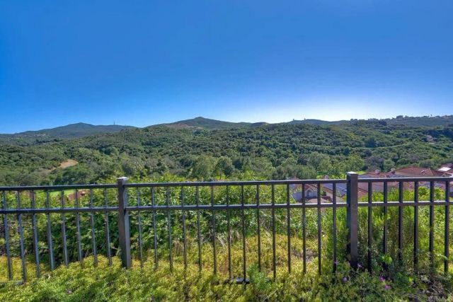 28758 Vista Valley Dr, Vista, CA 92084