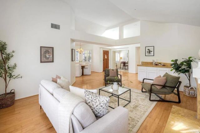 28758 Vista Valley Dr, Vista, CA 92084