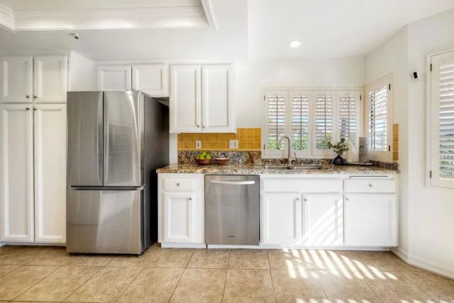 28758 Vista Valley Dr, Vista, CA 92084