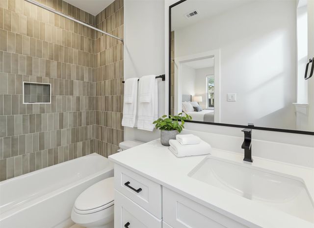 817 Thornton Road F, Houston, TX 77018