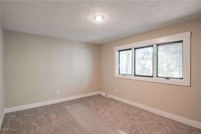 6519 Lorraine Avenue NW, Massillon, OH 44646