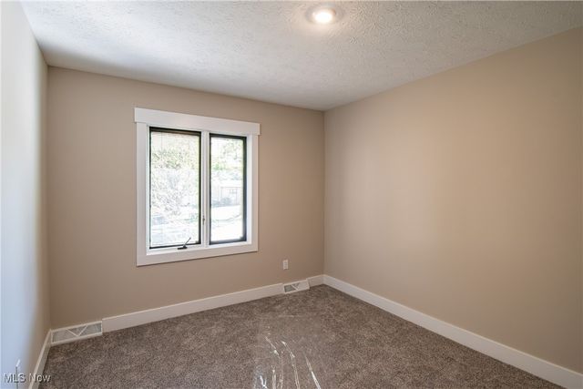 6519 Lorraine Avenue NW, Massillon, OH 44646