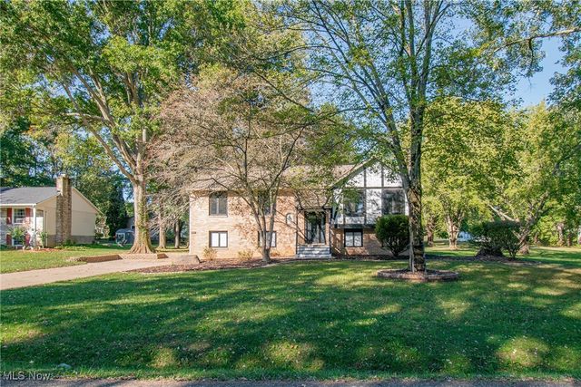 6519 Lorraine Avenue NW, Massillon, OH 44646