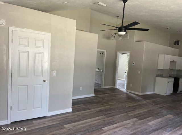 2852 Glenwood Avenue, New Smyrna Beach, FL 32168