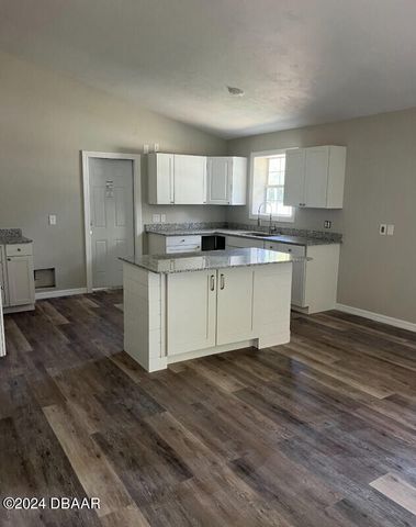 2852 Glenwood Avenue, New Smyrna Beach, FL 32168