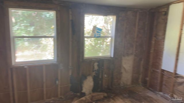 690 Molino Rd, Molino, FL 32577