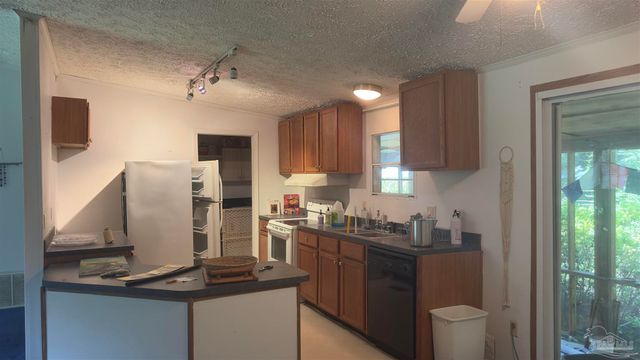 690 Molino Rd, Molino, FL 32577