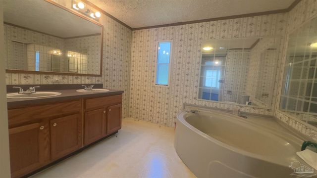 690 Molino Rd, Molino, FL 32577