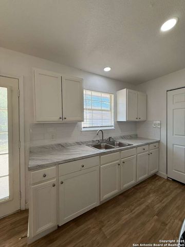 5526 Green Grove, San Antonio, TX 78223