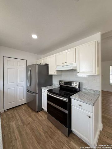 5526 Green Grove, San Antonio, TX 78223