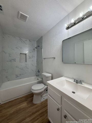 5526 Green Grove, San Antonio, TX 78223