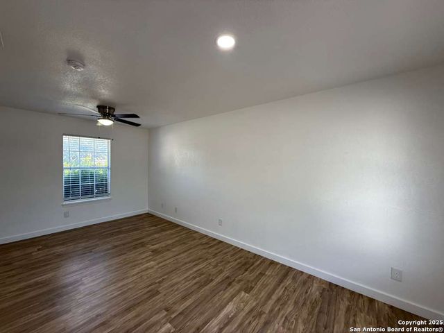 5526 Green Grove, San Antonio, TX 78223