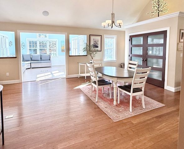 54 Overlook Cir, Plymouth, MA 02360