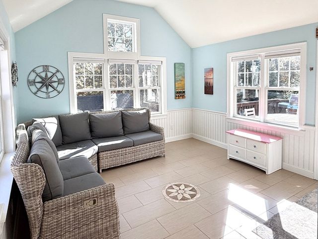 54 Overlook Cir, Plymouth, MA 02360