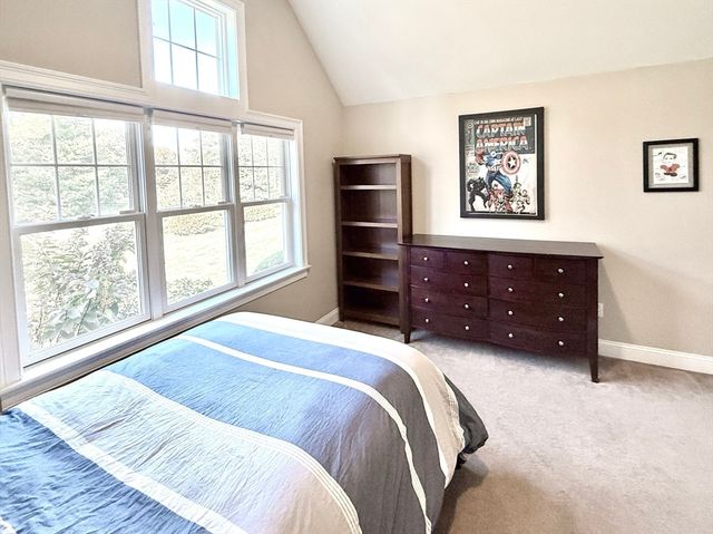 54 Overlook Cir, Plymouth, MA 02360