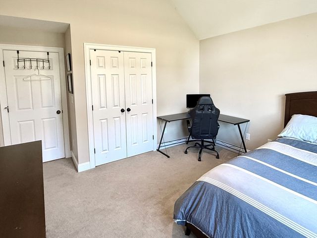 54 Overlook Cir, Plymouth, MA 02360