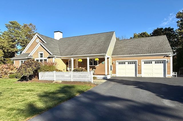 54 Overlook Cir, Plymouth, MA 02360