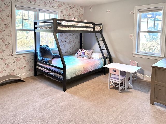 54 Overlook Cir, Plymouth, MA 02360