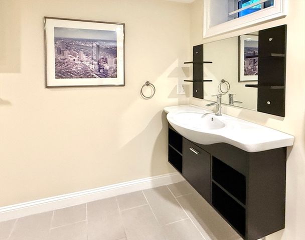 54 Overlook Cir, Plymouth, MA 02360