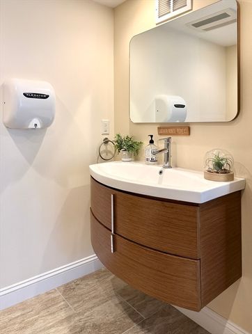 54 Overlook Cir, Plymouth, MA 02360